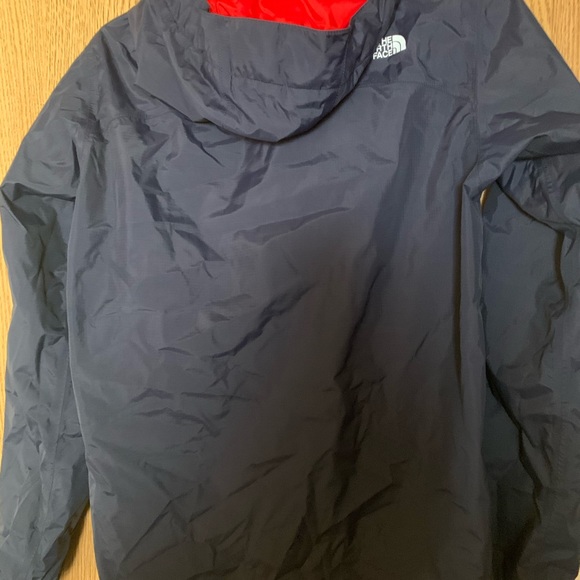 Boys North Face Jacket - Picture 2 of 2